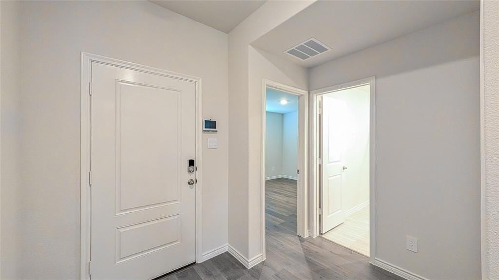 2421 Apex Ave - Photo 3 of 21