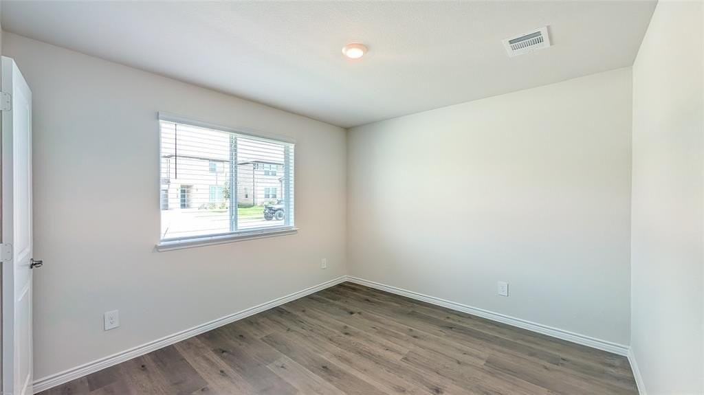 2421 Apex Ave - Photo 4 of 21