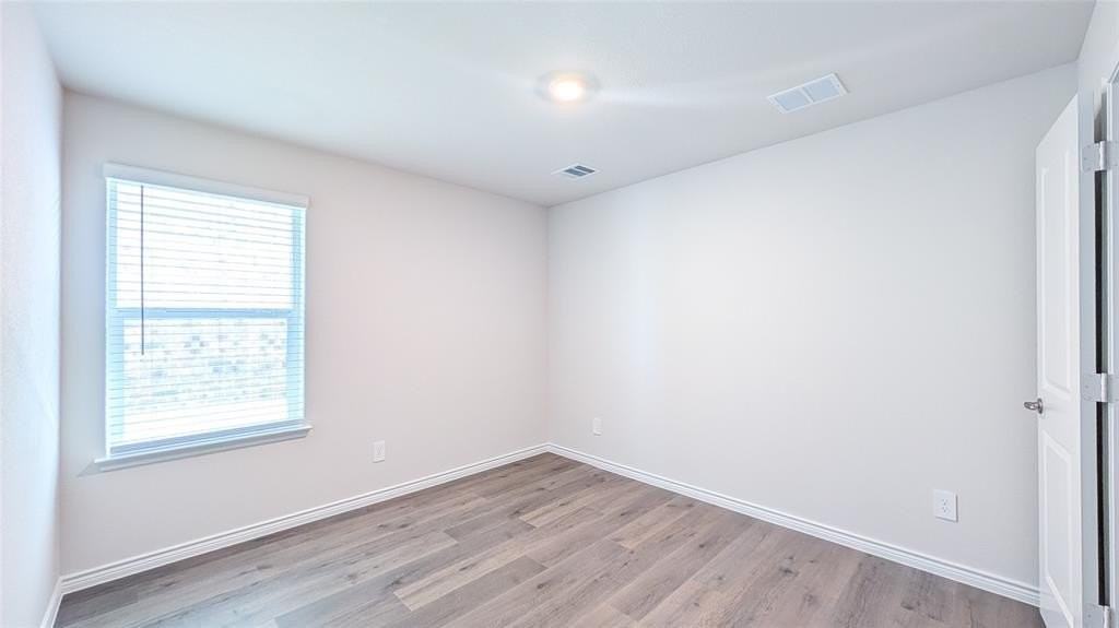 2421 Apex Ave - Photo 6 of 21