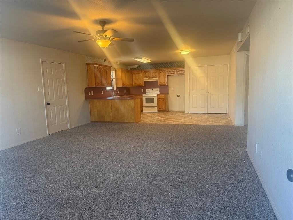 2502 Patrick Dr - Photo 2 of 9