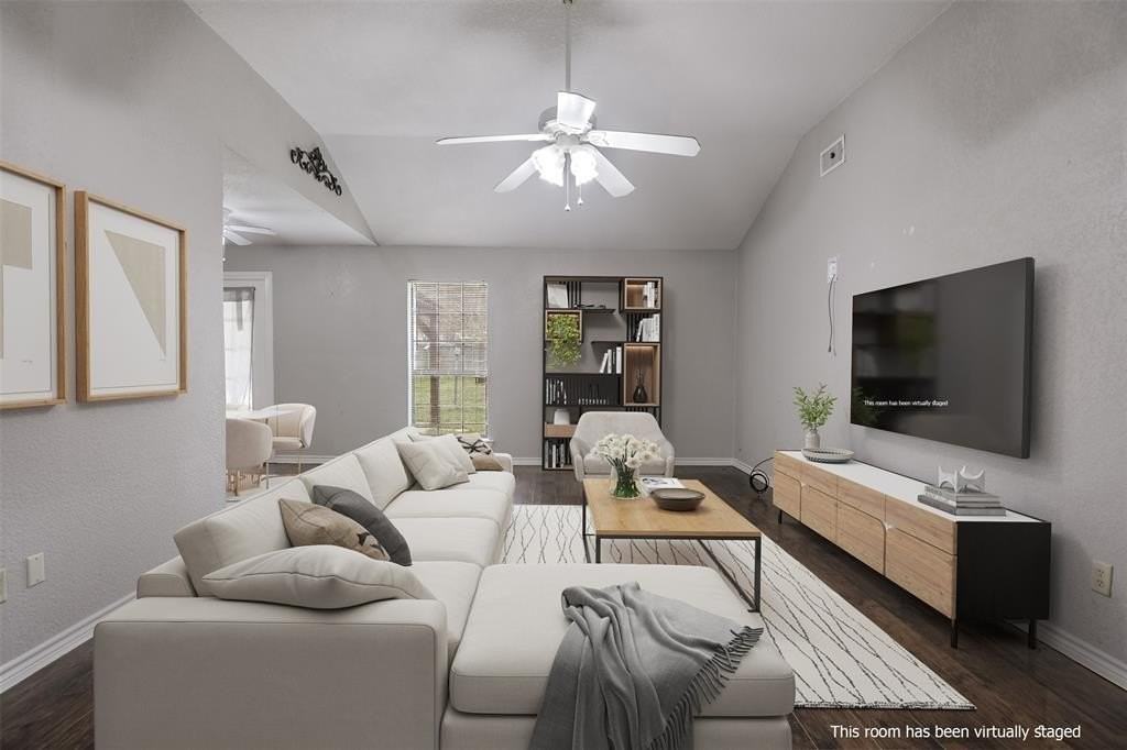 1601 Arlington Dr - Photo 3 of 24