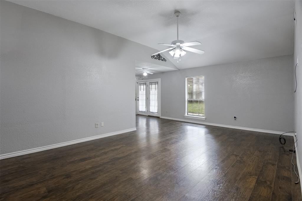 1601 Arlington Dr - Photo 6 of 24