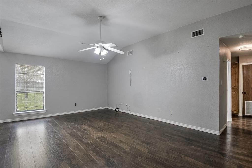 1601 Arlington Dr - Photo 7 of 24