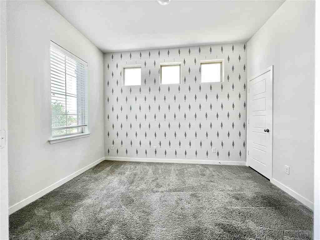 991 Sprangletop St - Photo 5 of 39