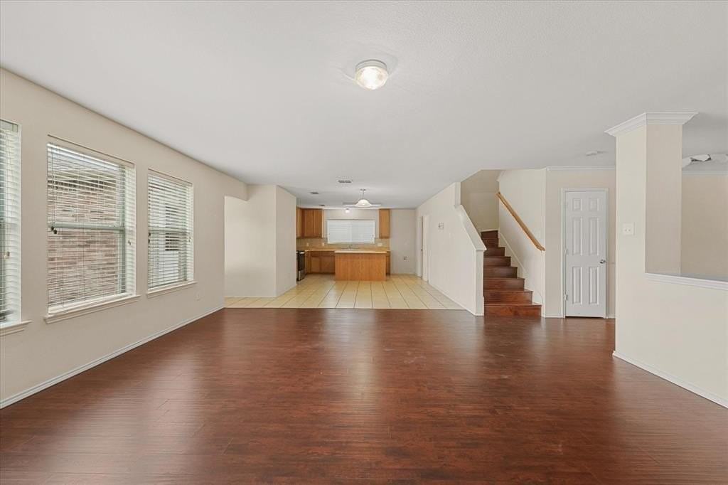 5733 Mariposa Dr - Photo 3 of 19