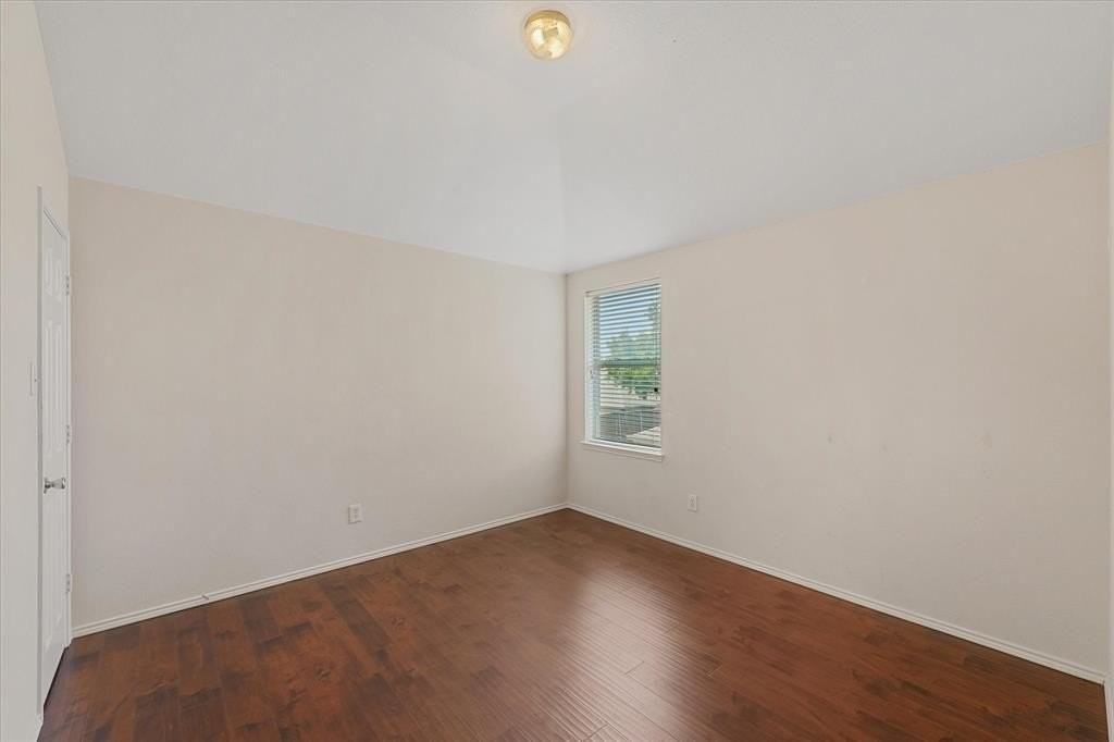 5733 Mariposa Dr - Photo 7 of 19