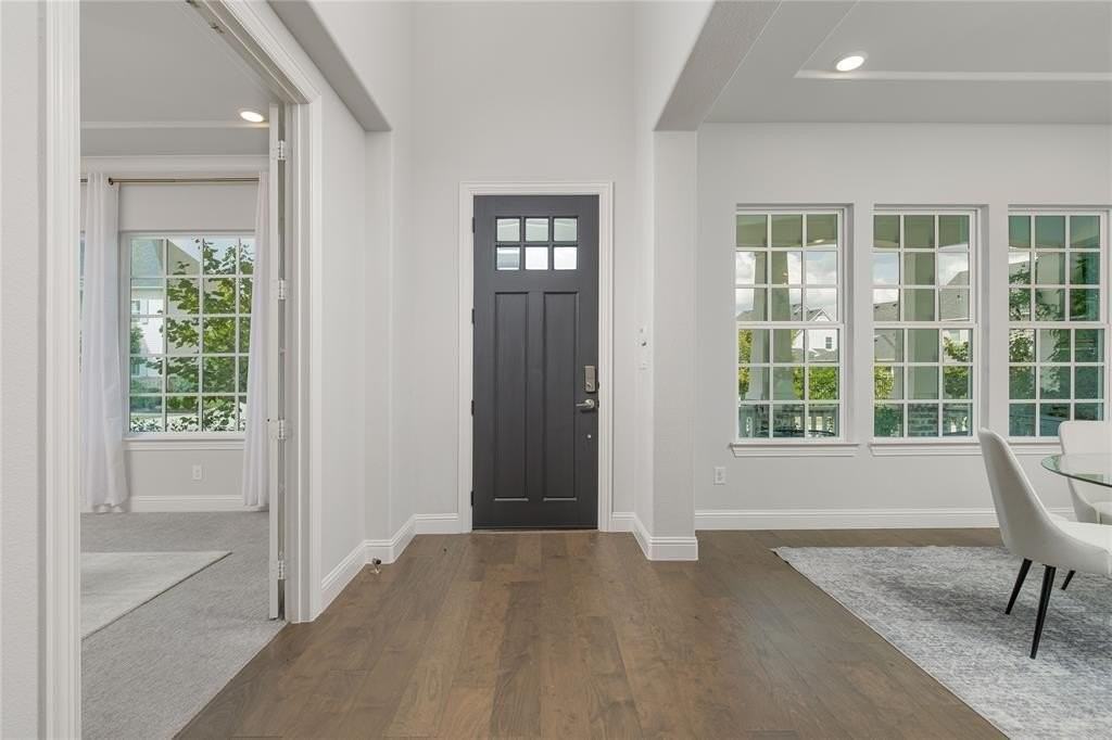 7409 Cormac St - Photo 5 of 40