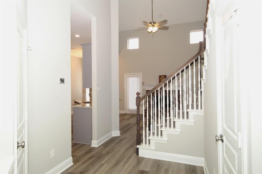 11115 Oliver Ln - Photo 3 of 24