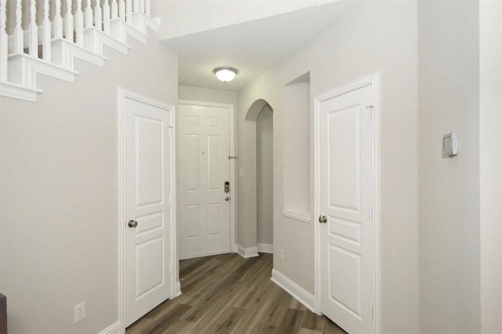 11115 Oliver Ln - Photo 4 of 24