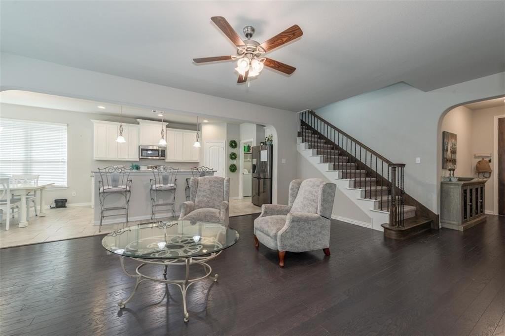 717 Seabourne Dr - Photo 6 of 27