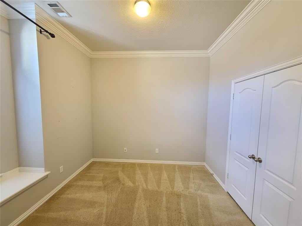 9729 Stripling Dr - Photo 5 of 40