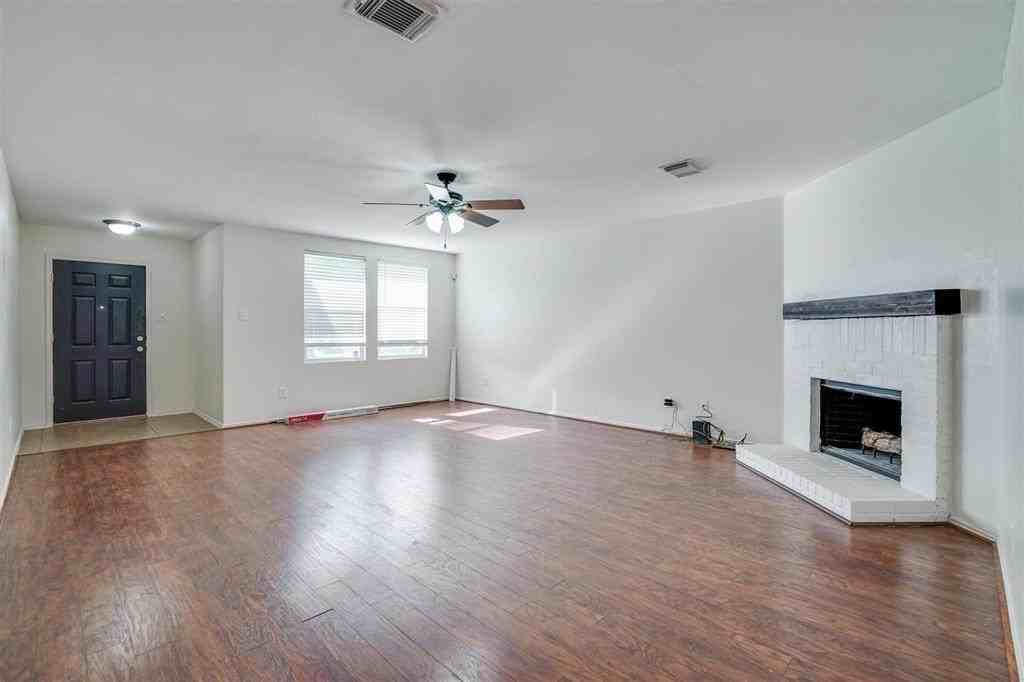 13196 Cleburne Dr - Photo 5 of 27