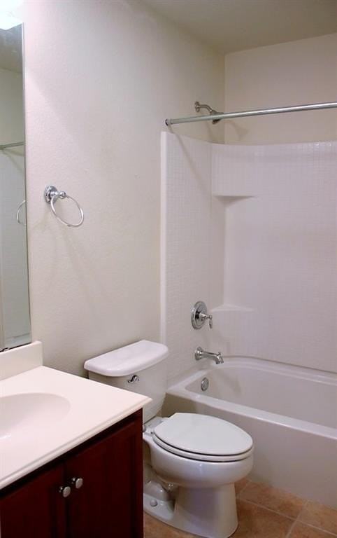 15949 Blaketree Dr - Photo 4 of 13