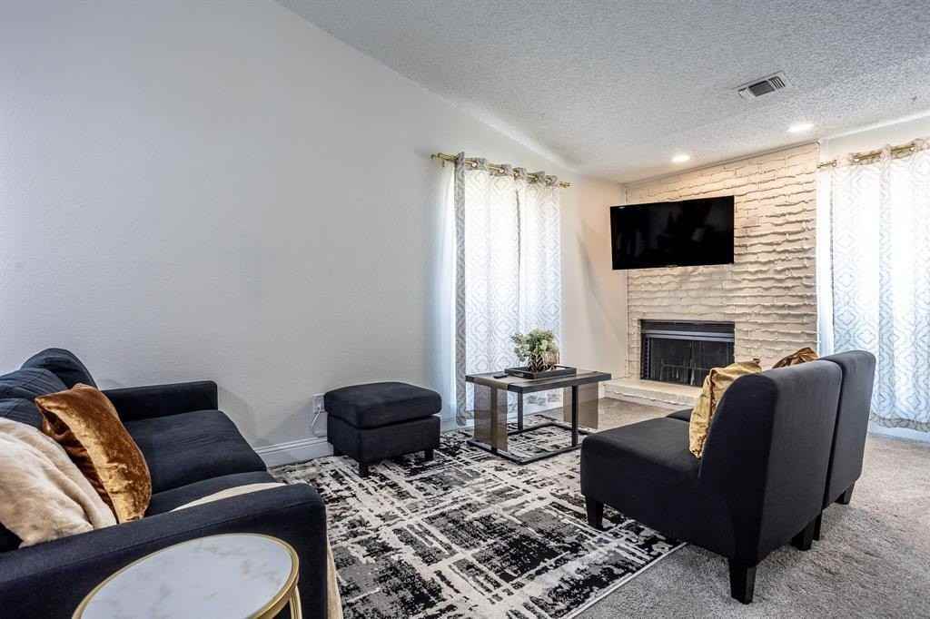 2734 Sherry St - Photo 6 of 31