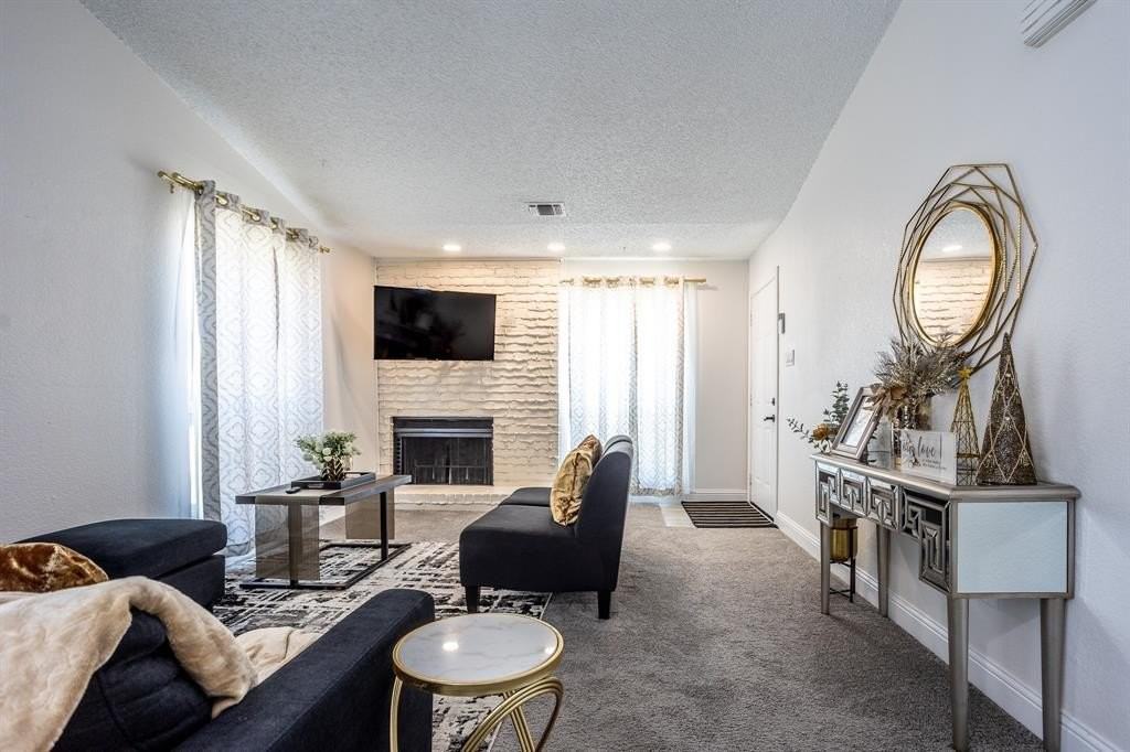 2734 Sherry St - Photo 7 of 31