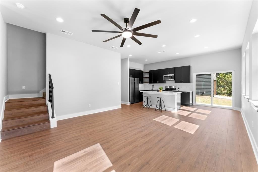 612 N Robinson St - Photo 6 of 21