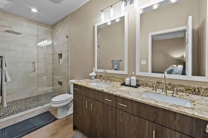 613 W Elm St #613 - Photo 7 of 10