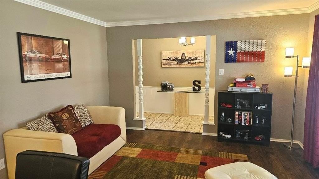 2418 Helena Cir - Photo 2 of 19