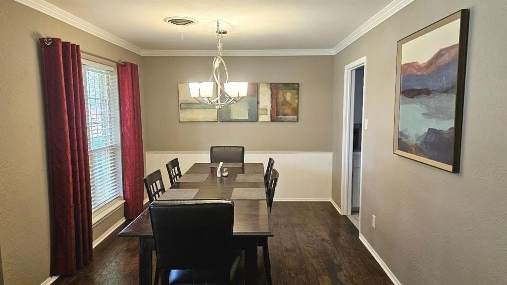 2418 Helena Cir - Photo 6 of 31
