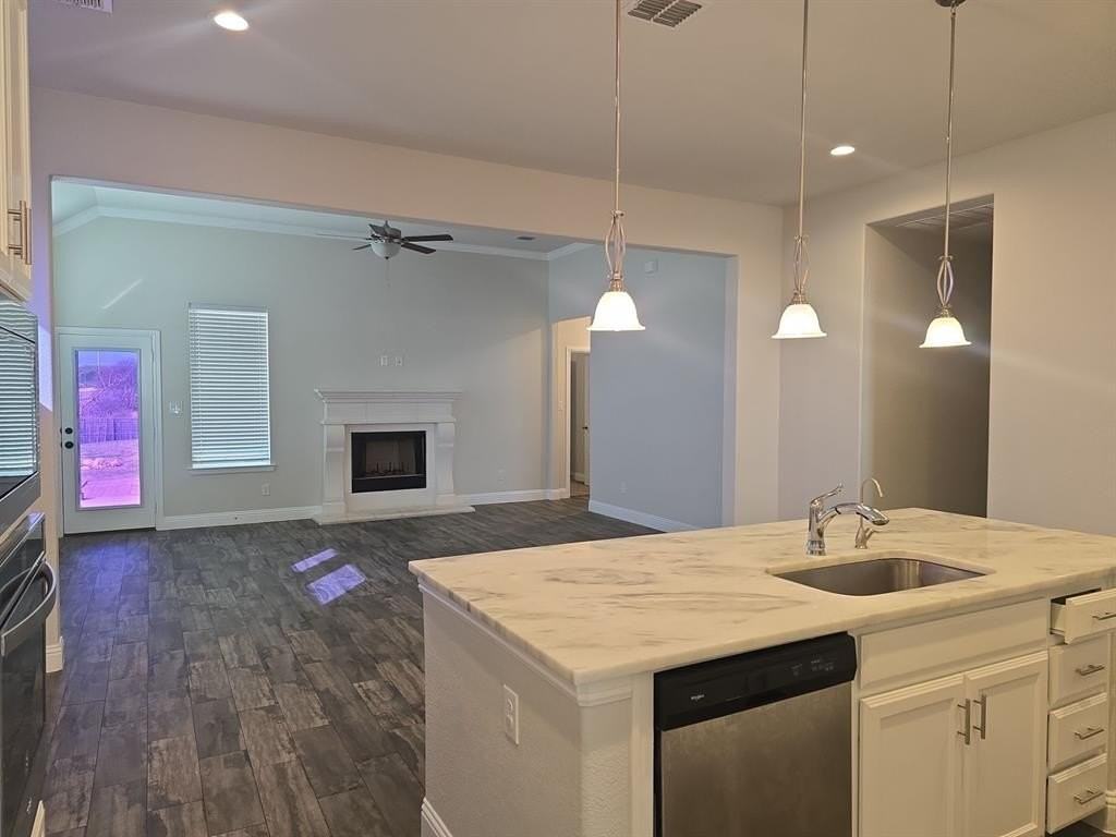 1710 Dale Ln - Photo 6 of 16