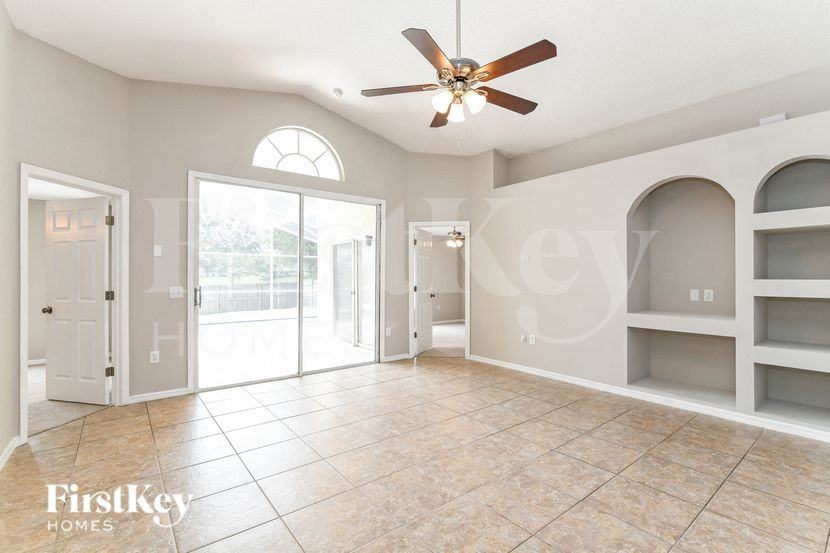 16426 Coopers Hawk Ave - Photo 4 of 15