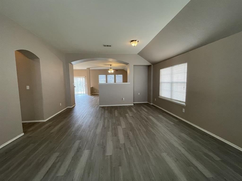 2709 Logan Dr - Photo 3 of 16