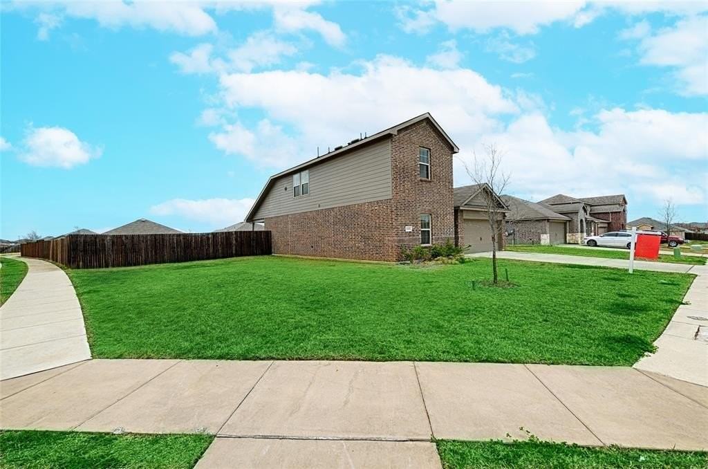 1401 Old Trail Rd - Photo 3 of 30