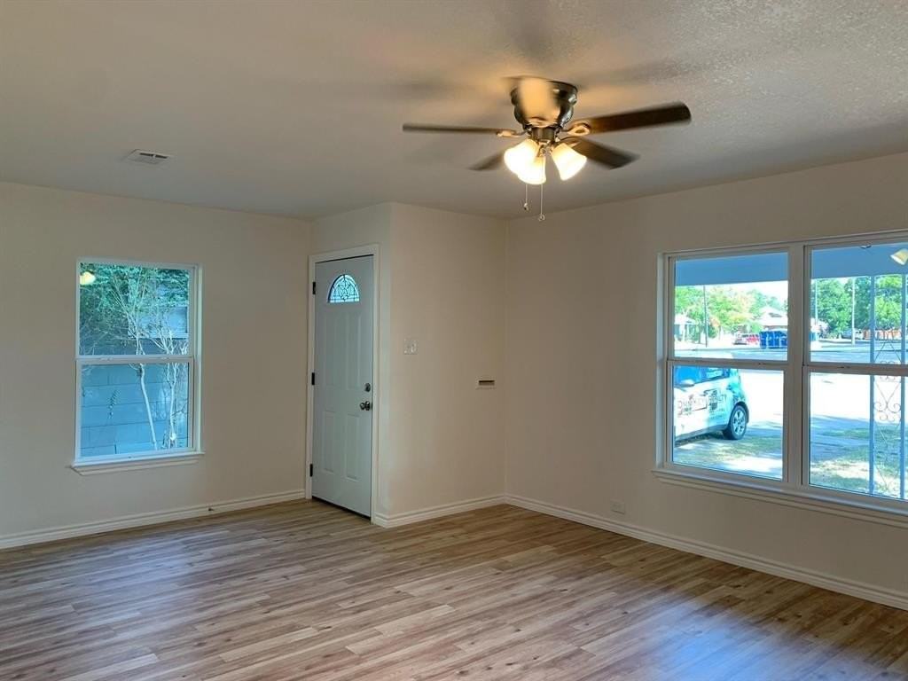 820 W Crawford St - Photo 5 of 16