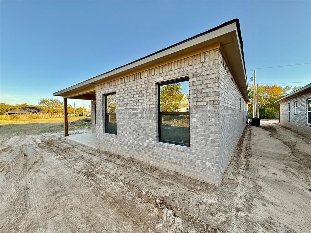 310 Sw 14th St - Photo 5 of 29