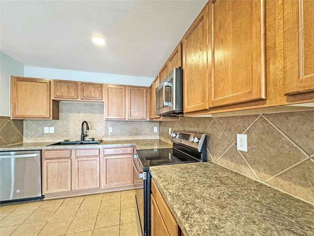 9831 Dartmouth Dr - Photo 6 of 31