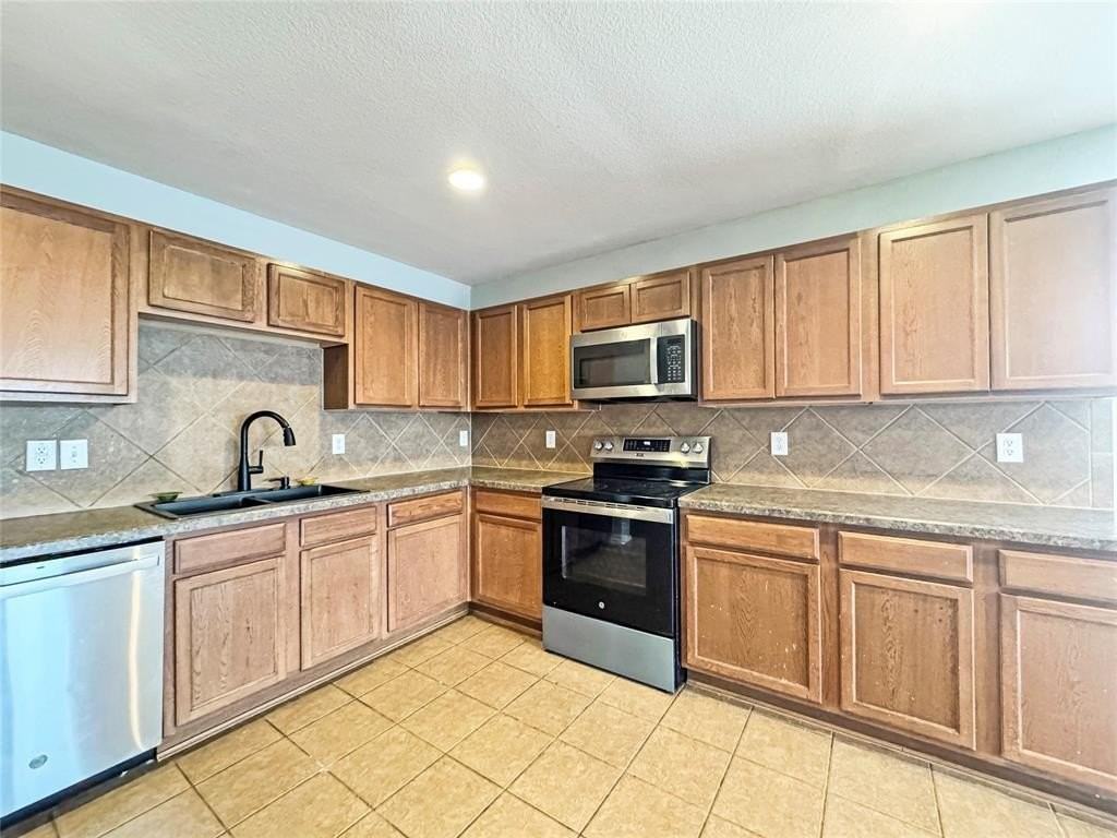 9831 Dartmouth Dr - Photo 7 of 31