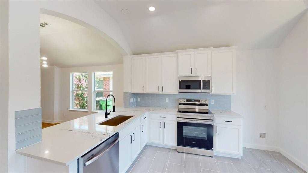 1028 Aviary - Photo 2 of 27