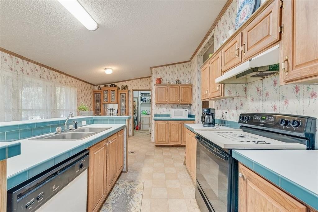 130 Meadowview Ln - Photo 4 of 9