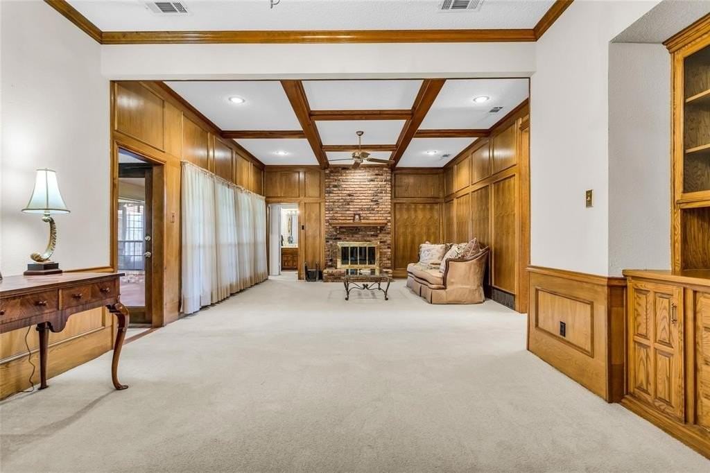 1013 Canyon Ridge Dr - Photo 4 of 15