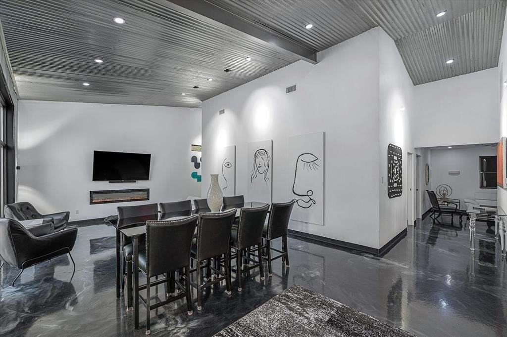 4846 County Road 3408 - Photo 4 of 19