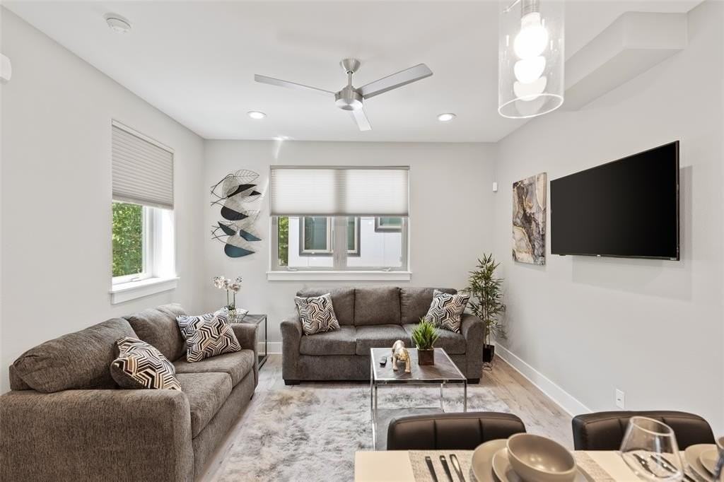 1120 Galveston Ave #5 - Photo 3 of 26