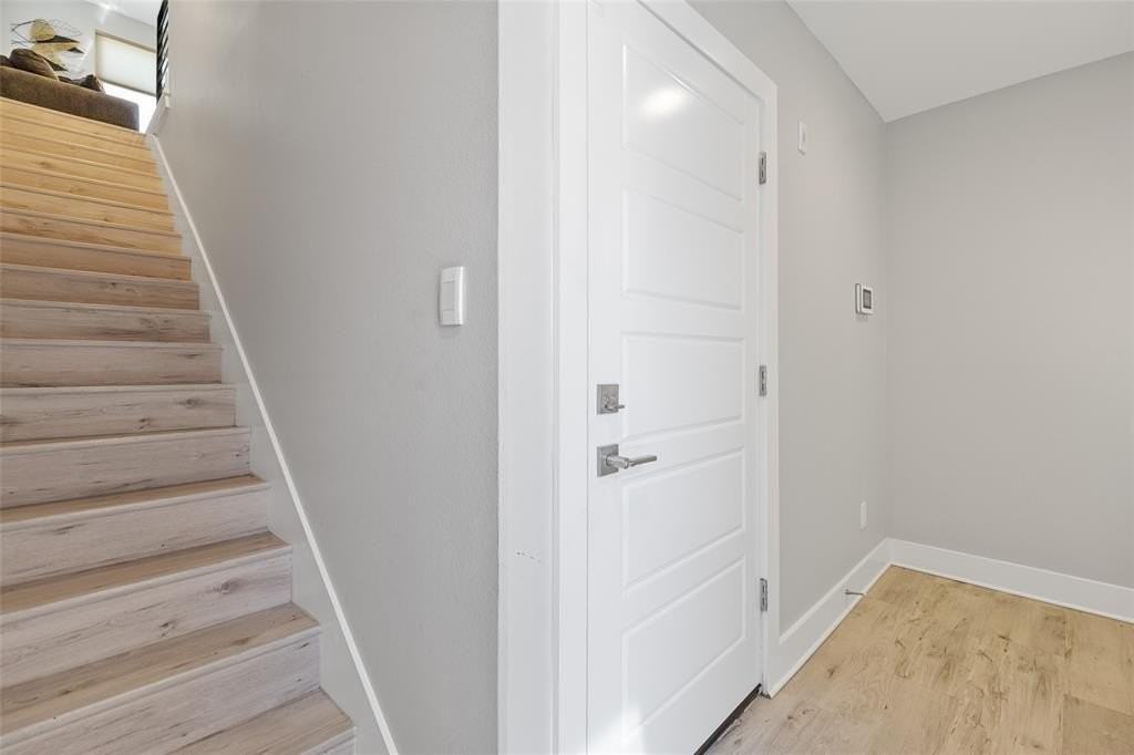 1120 Galveston Ave #5 - Photo 4 of 26