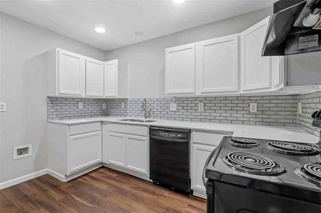 1716 Manor Garden Curv - Photo 4 of 16