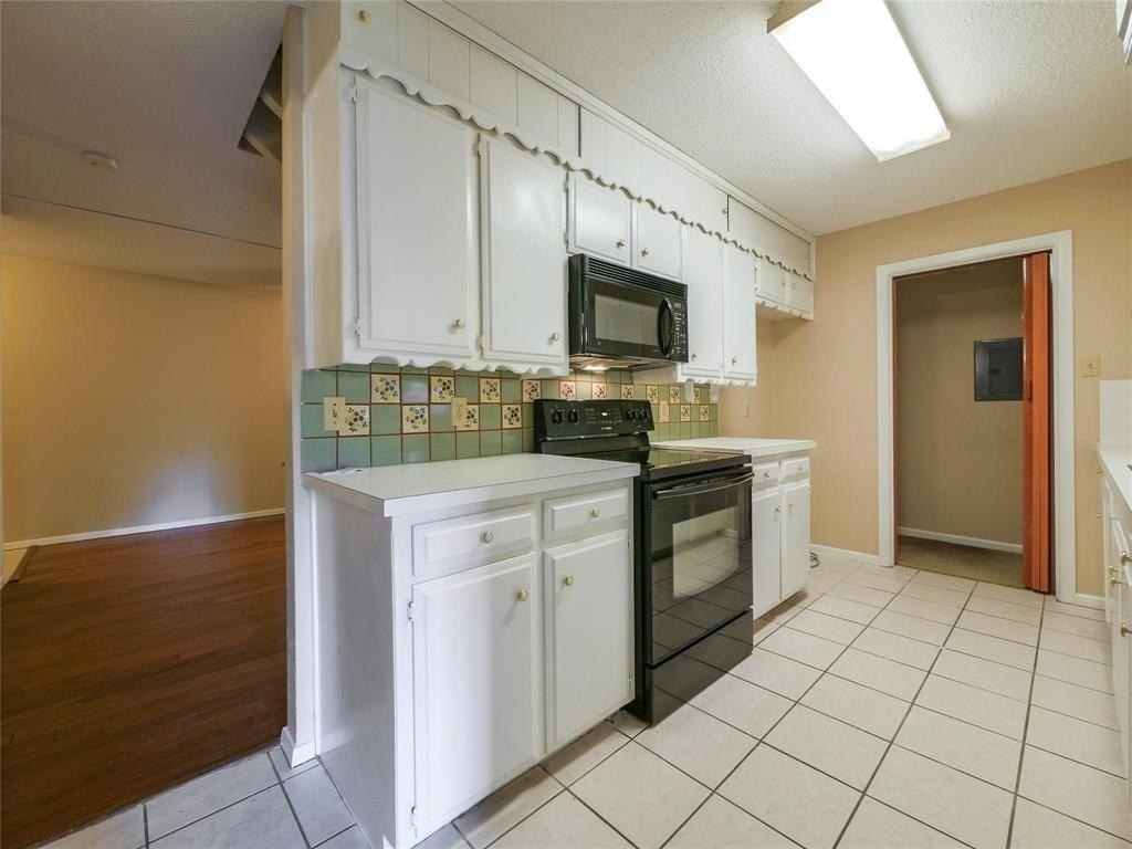 2113 Fleur De Lis Ct - Photo 4 of 25
