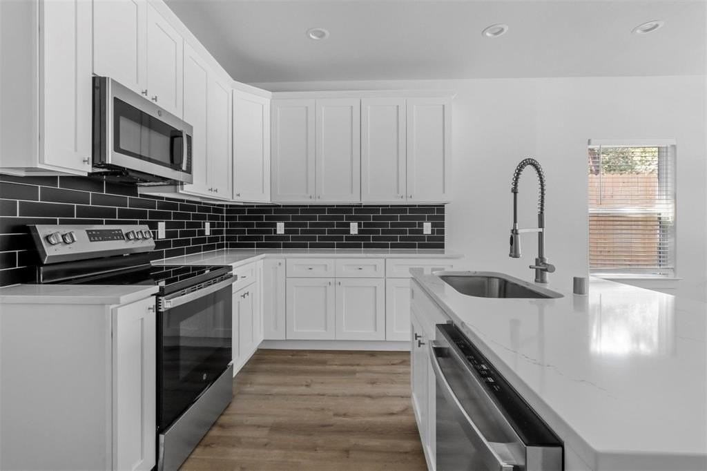 820 Dubois St - Photo 3 of 15