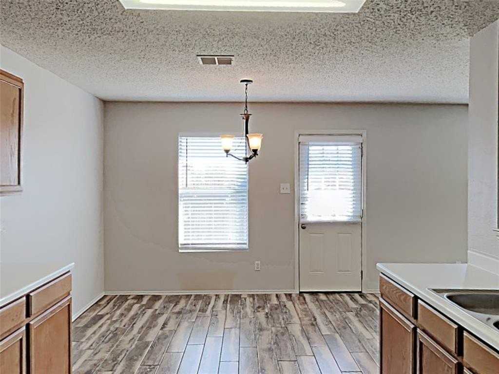 2104 Navada Way - Photo 4 of 19