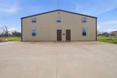 103 W Cleburne- shop - Photo 1 of 1