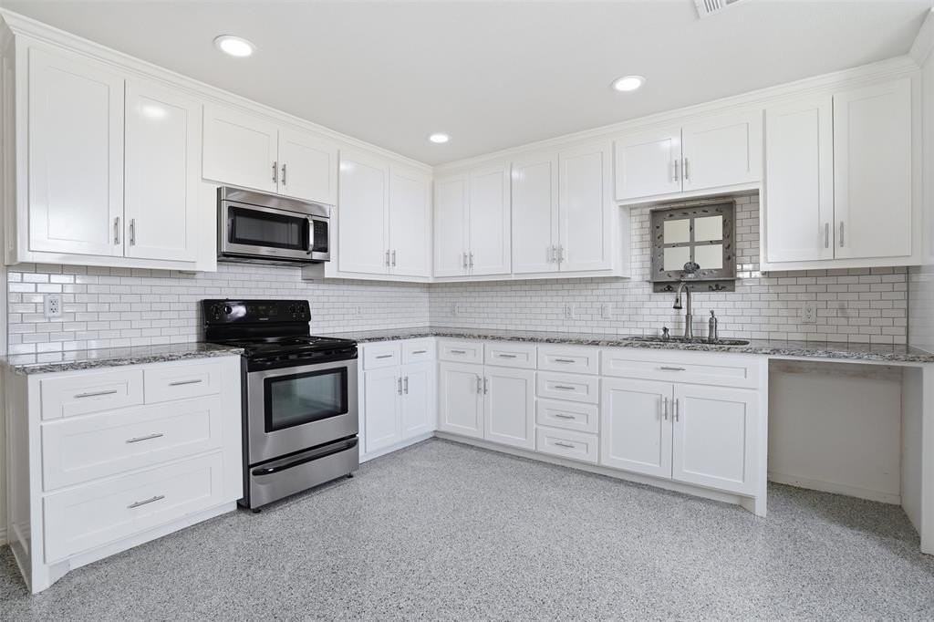 103 W Cleburne- shop - Photo 5 of 18