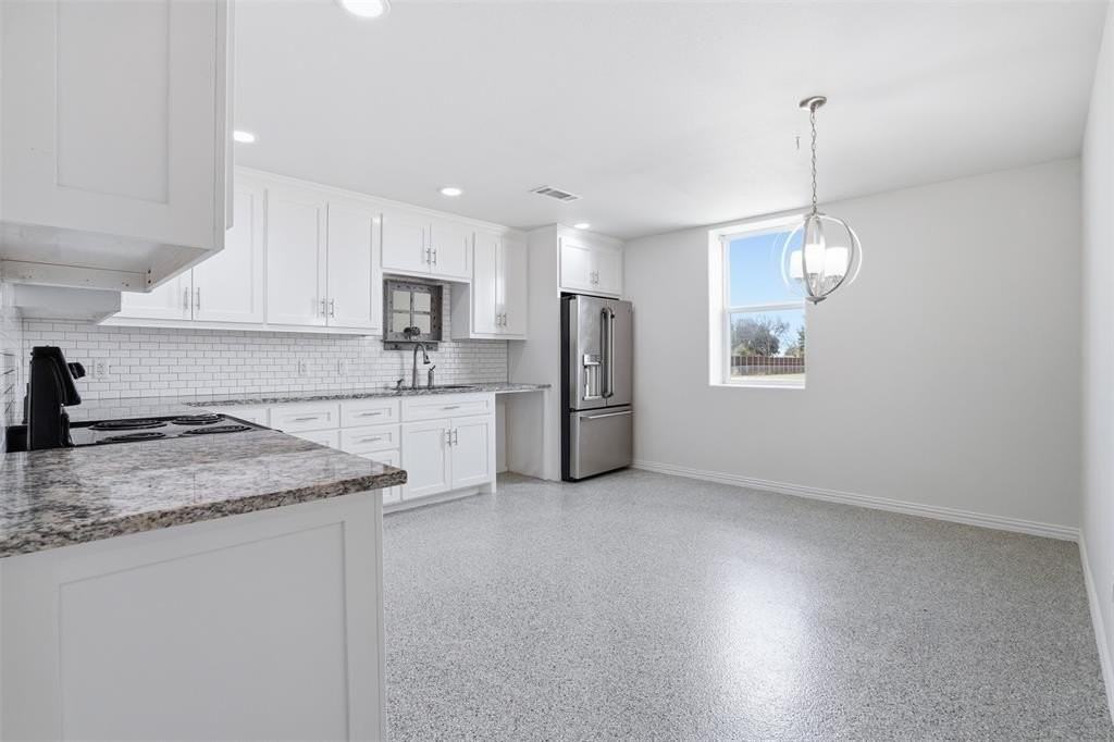 103 W Cleburne- shop - Photo 6 of 18