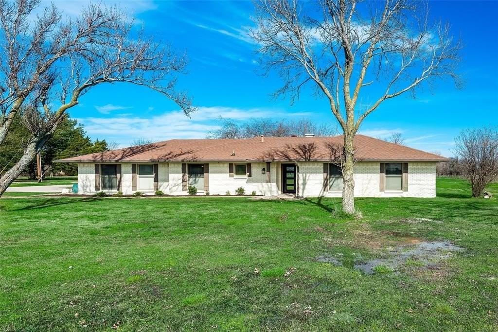 16 Estates Rd - Photo 2 of 27