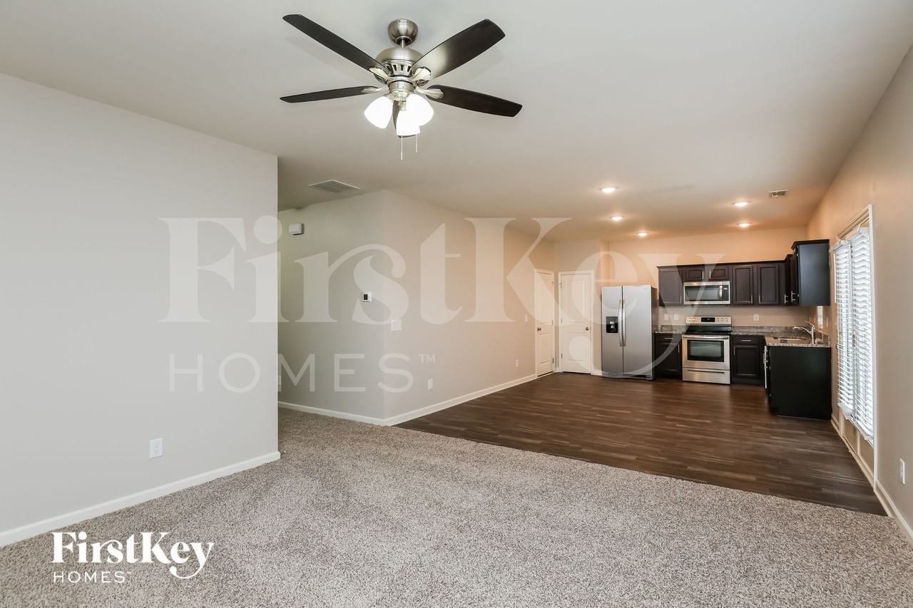 364 Alexander Ln - Photo 3 of 15