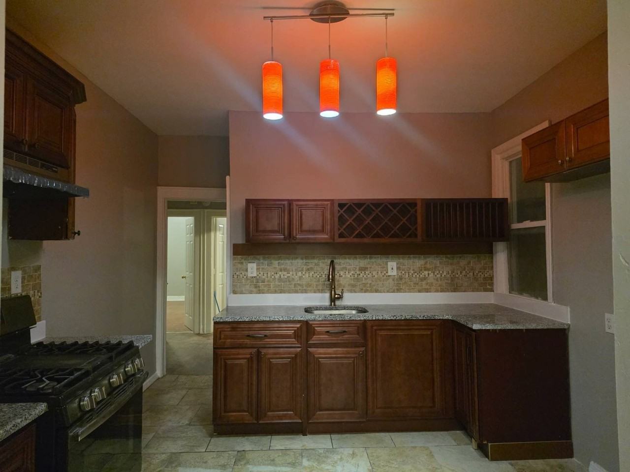 349 Lyons Ave - Photo 2 of 11