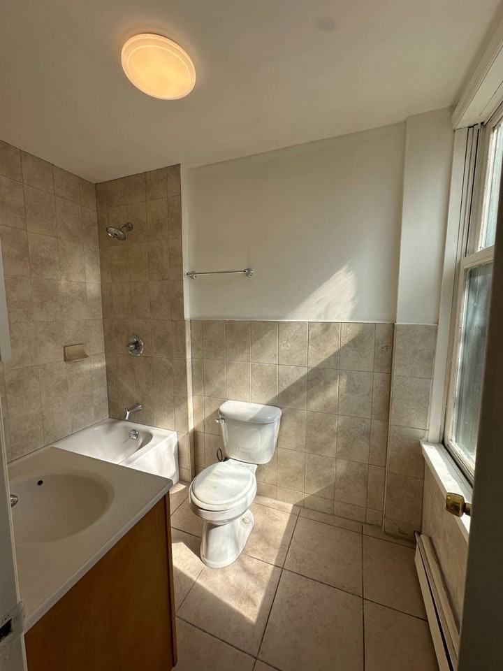 8 Carroll St #2 - Photo 3 of 7