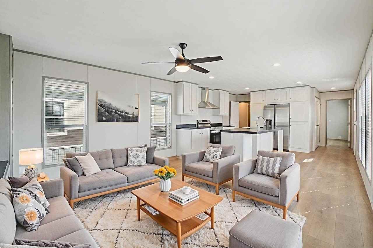 1626 Swallowtail Dr - Photo 4 of 13