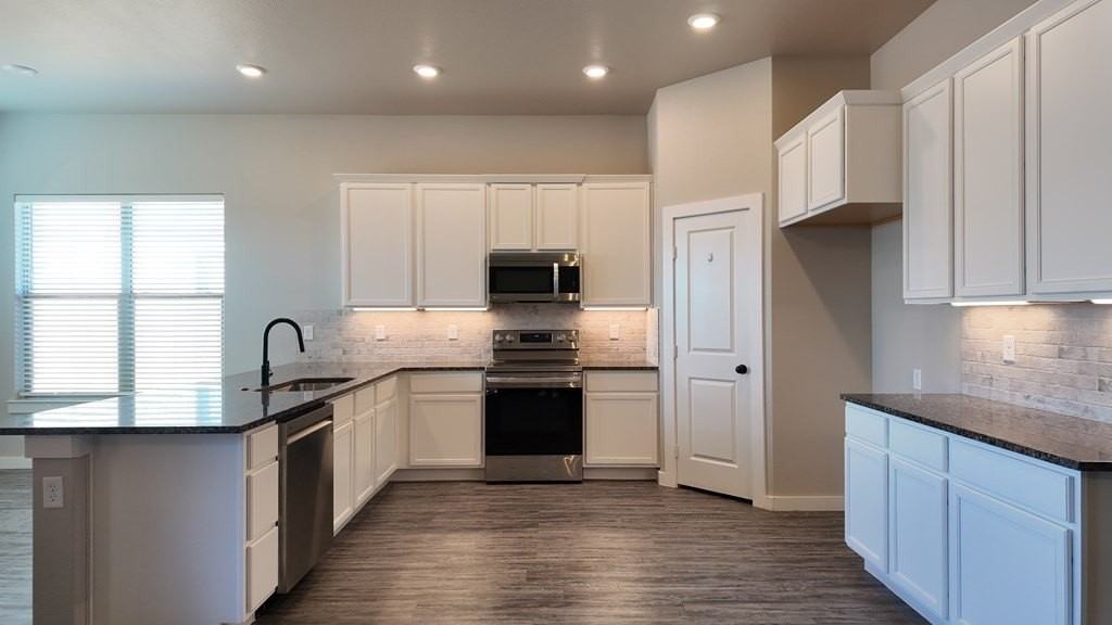 2602 Ivy Ct - Photo 4 of 13